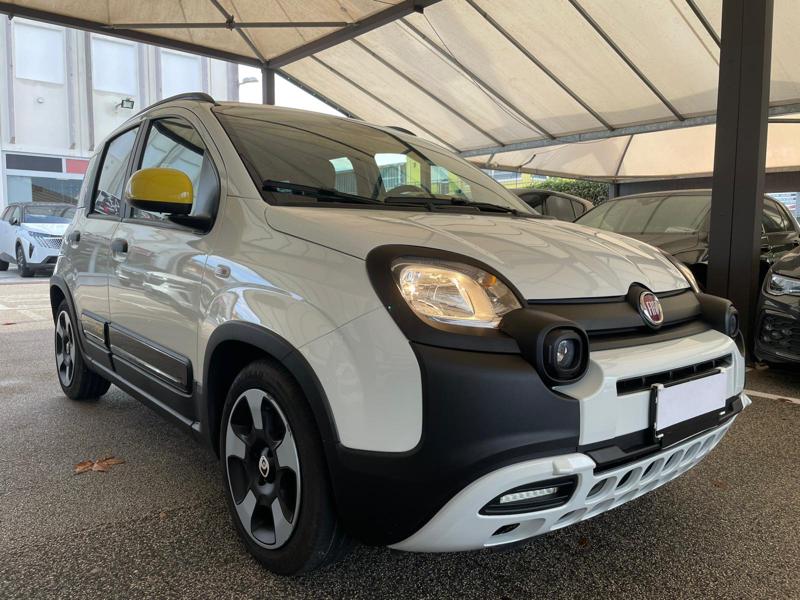 Fiat Pandina Cross 1.0 Hybrid 70cv 2025